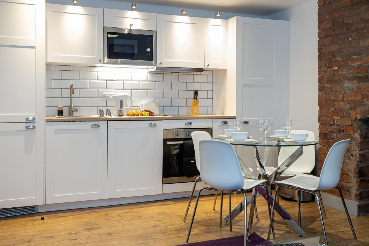 Pillo Rooms Serviced Apartments - Salford Manchester Bagian luar foto