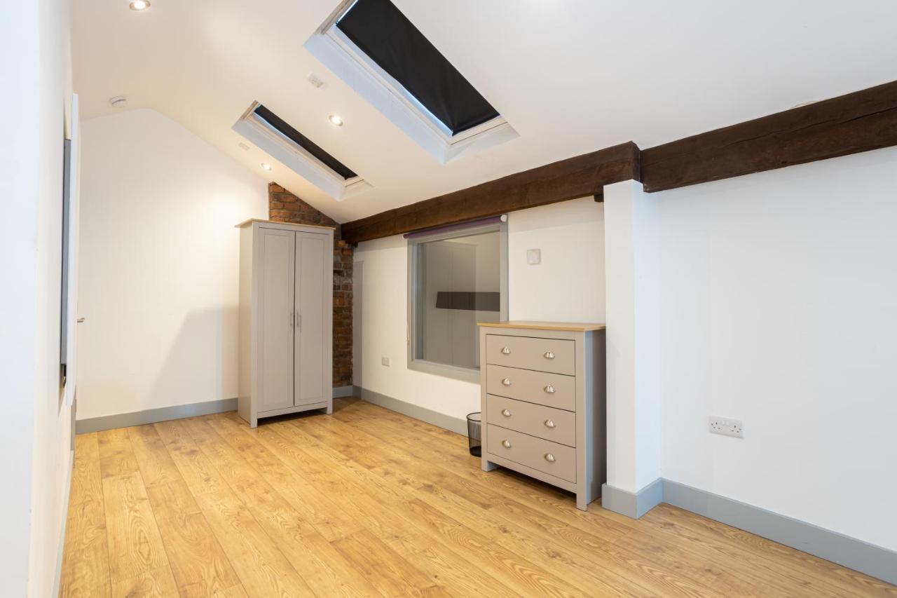 Pillo Rooms Serviced Apartments - Salford Manchester Bagian luar foto