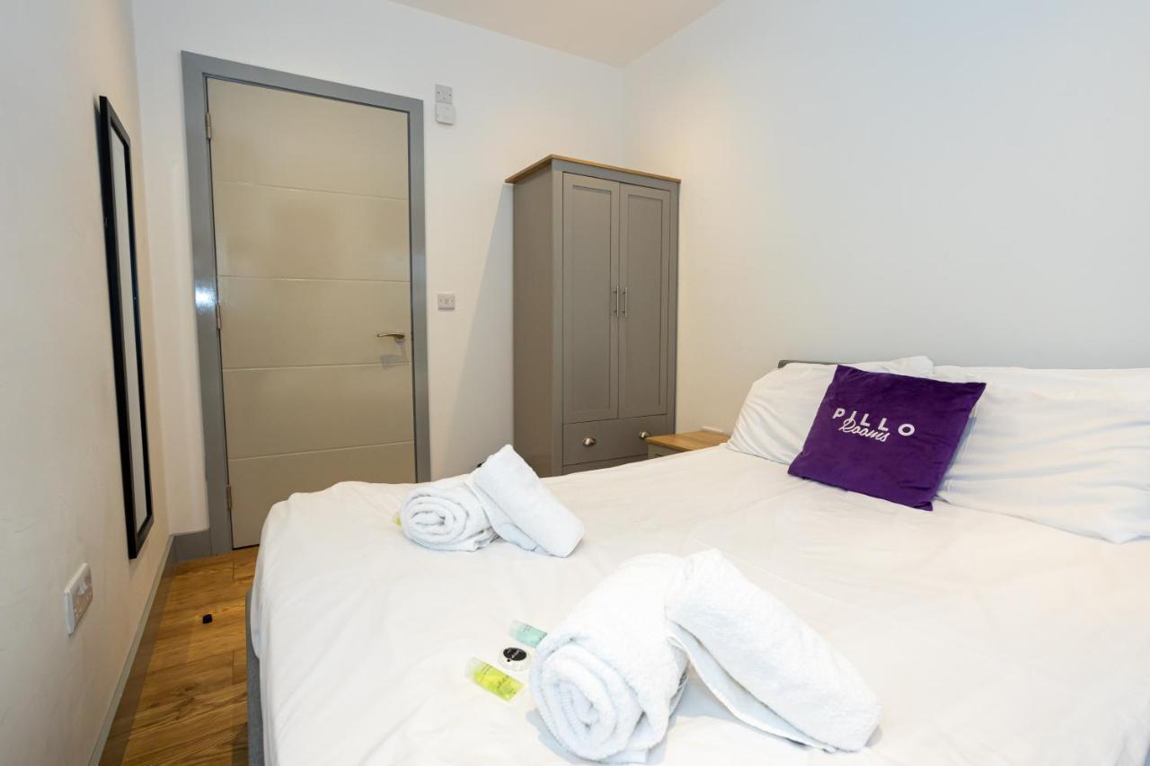 Pillo Rooms Serviced Apartments - Salford Manchester Bagian luar foto