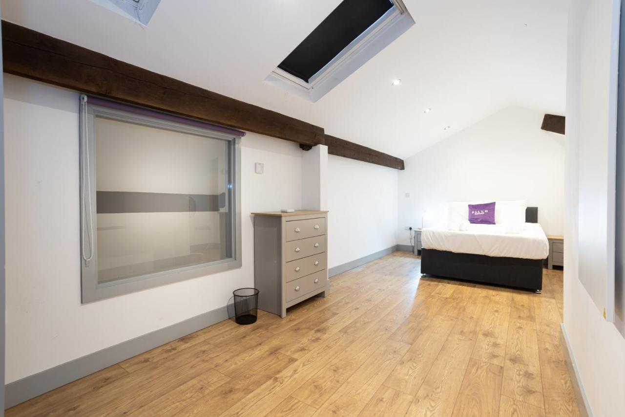 Pillo Rooms Serviced Apartments - Salford Manchester Bagian luar foto