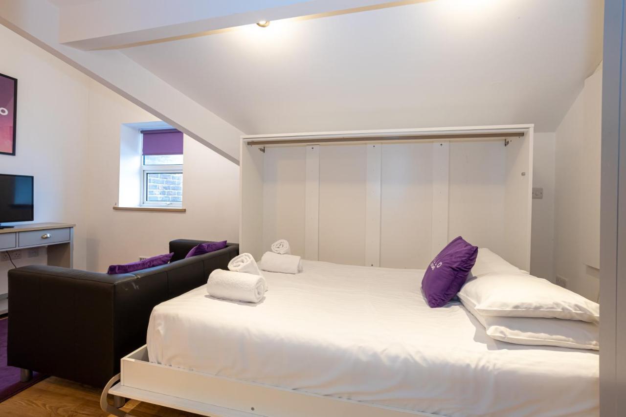 Pillo Rooms Serviced Apartments - Salford Manchester Bagian luar foto