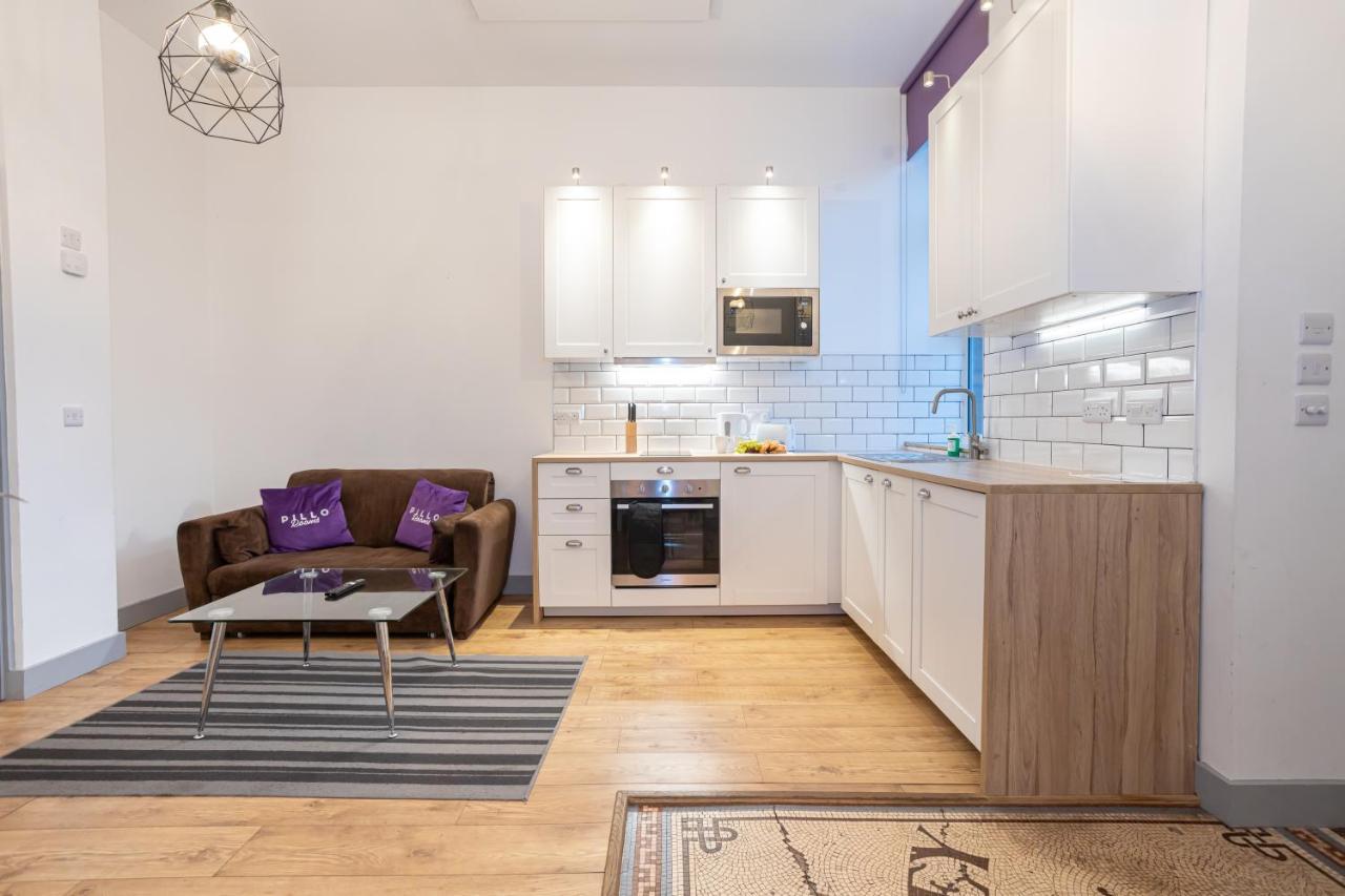 Pillo Rooms Serviced Apartments - Salford Manchester Bagian luar foto