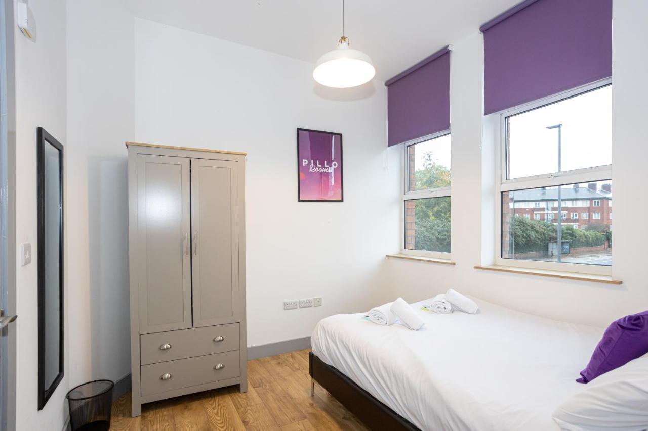 Pillo Rooms Serviced Apartments - Salford Manchester Bagian luar foto