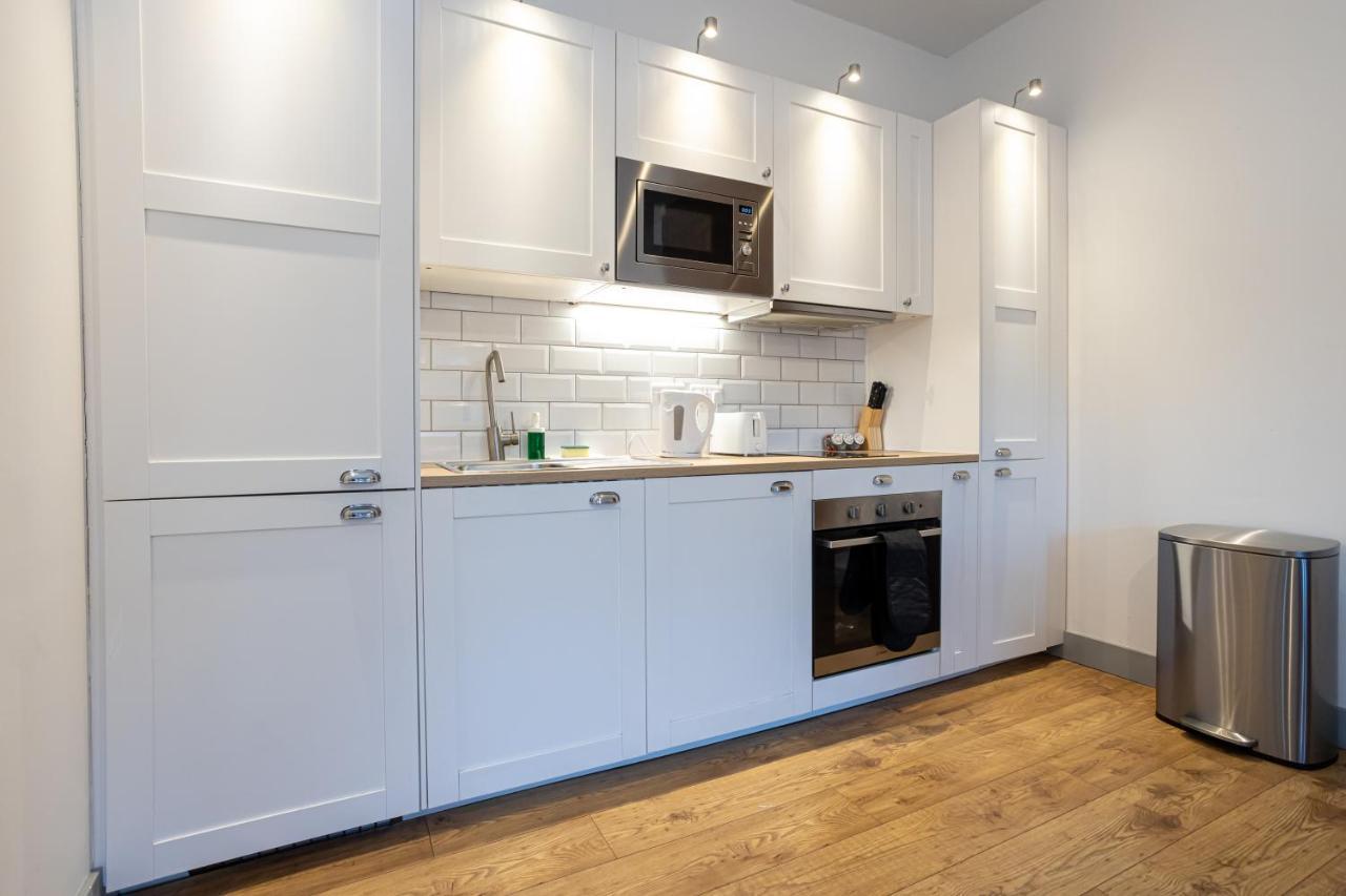 Pillo Rooms Serviced Apartments - Salford Manchester Bagian luar foto