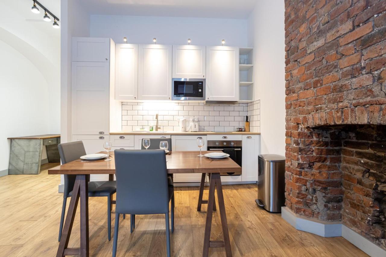 Pillo Rooms Serviced Apartments - Salford Manchester Bagian luar foto