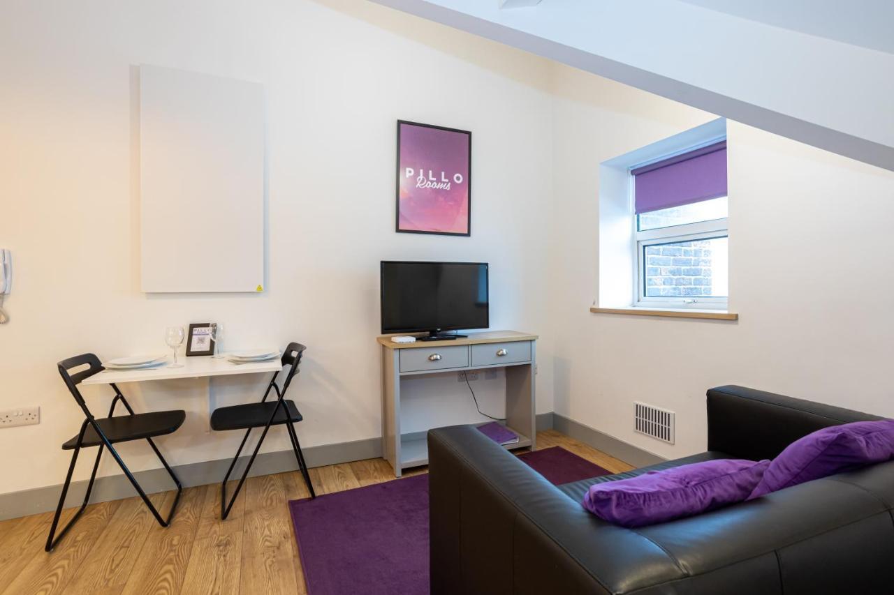 Pillo Rooms Serviced Apartments - Salford Manchester Bagian luar foto