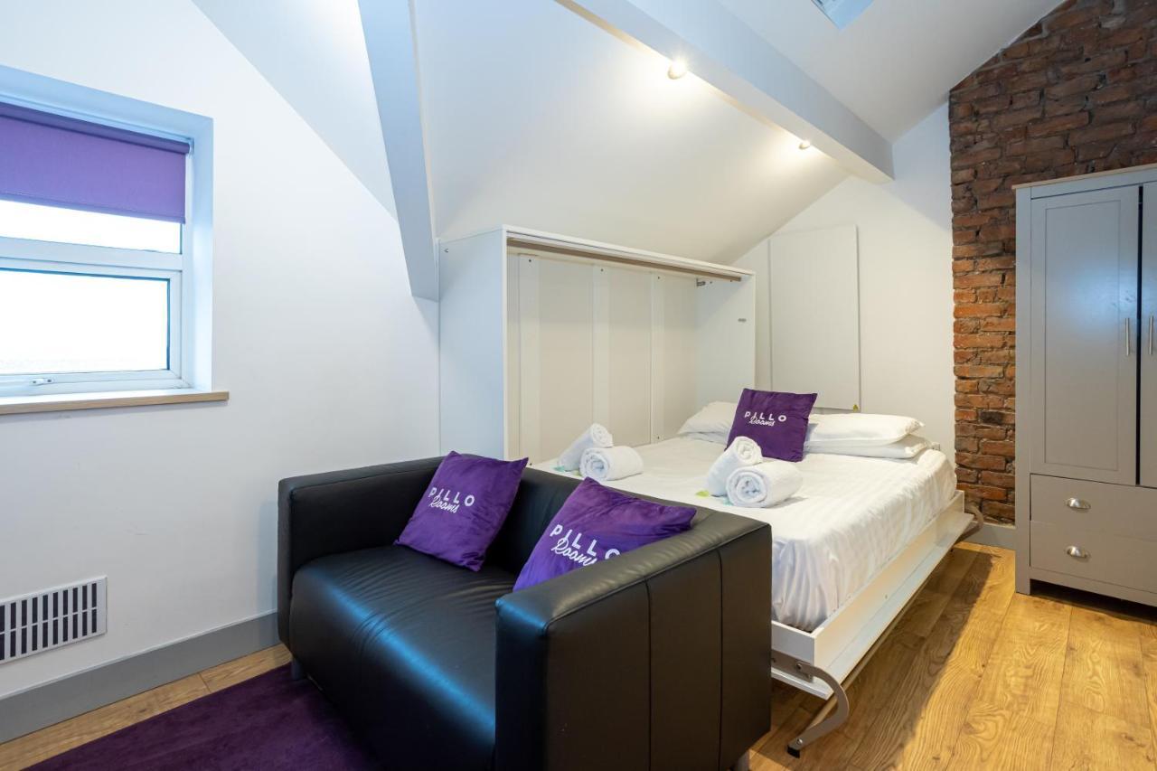Pillo Rooms Serviced Apartments - Salford Manchester Bagian luar foto