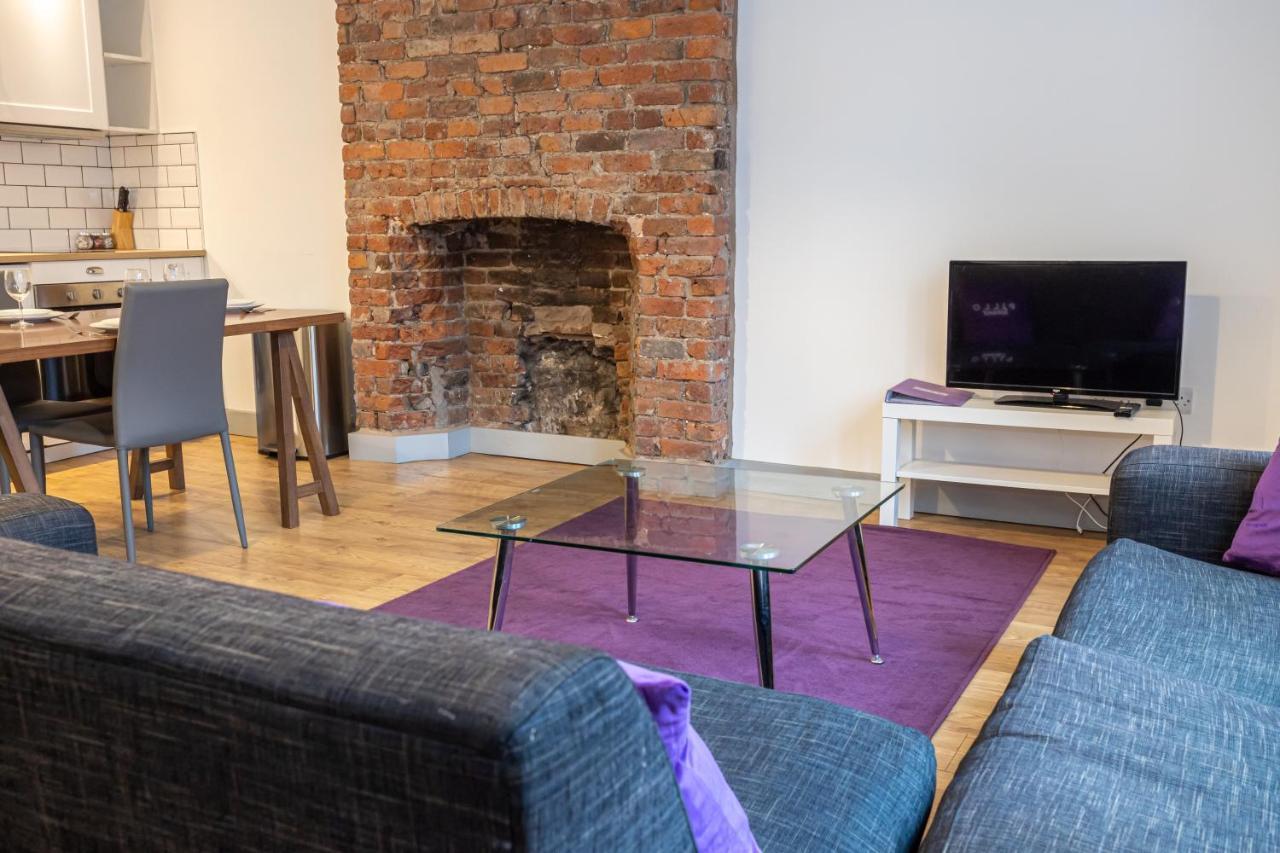 Pillo Rooms Serviced Apartments - Salford Manchester Bagian luar foto