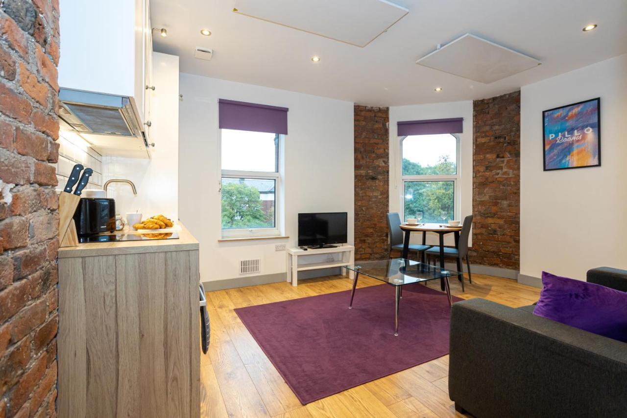 Pillo Rooms Serviced Apartments - Salford Manchester Bagian luar foto