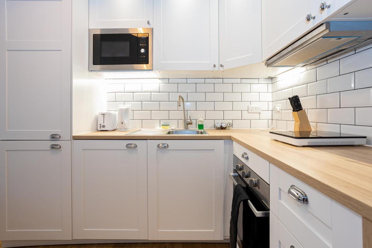 Pillo Rooms Serviced Apartments - Salford Manchester Bagian luar foto